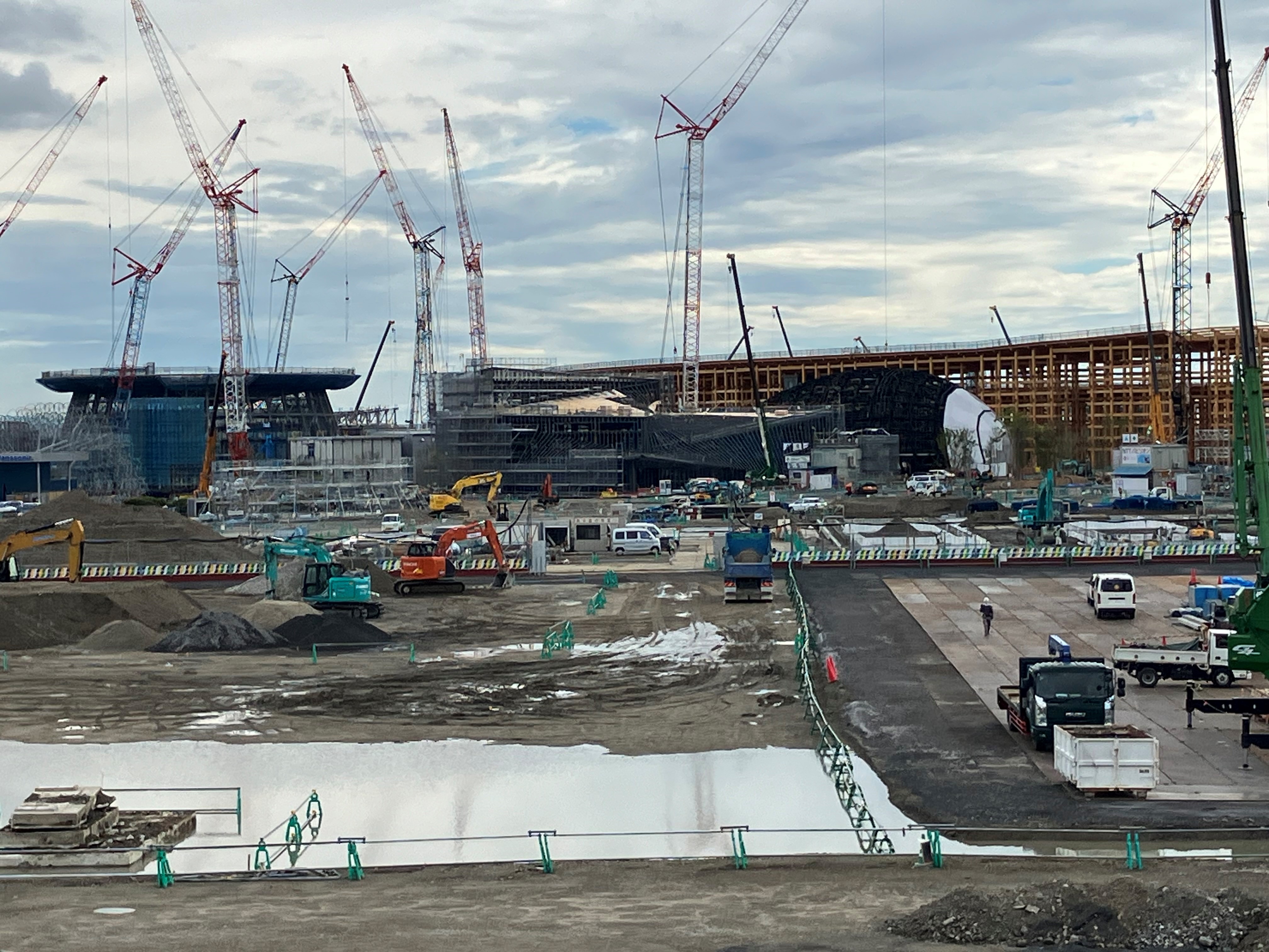 EXPO-the Grand Ring under construction.jpg