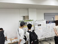 風景①学科・コース紹介パネル展示の様子.jpeg