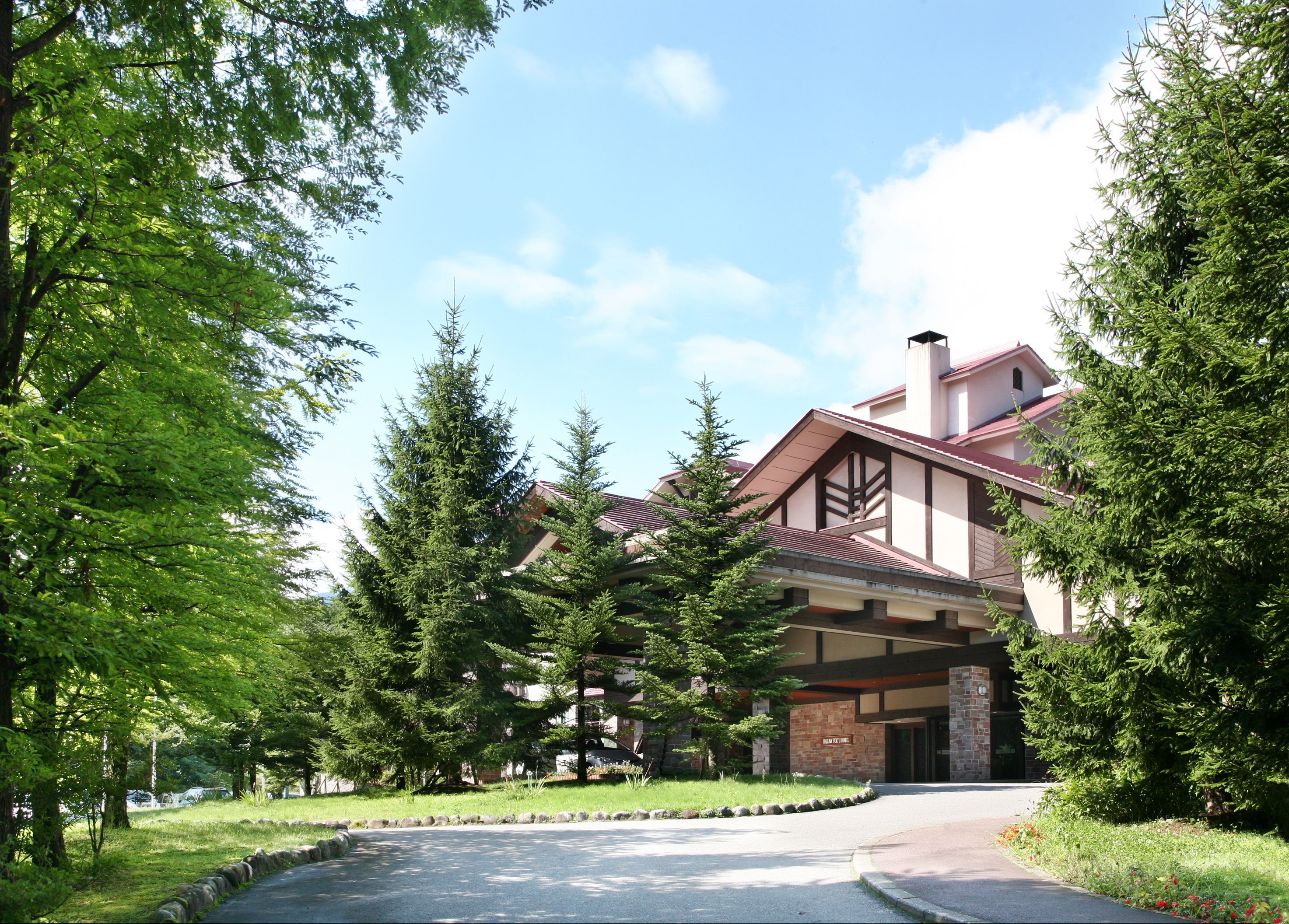 vol.66 hakuba_exterior_1